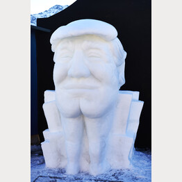 Schneemann-Trump-1.jpg | © Arosa Tourismus / Nina Hardegger-Mattli