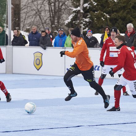 Ice Snow Football | © Nina Mattli Ice Snow Football | © Nina Mattli