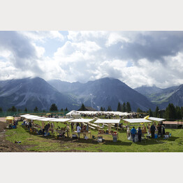 traditionsmarkt-panorama.jpg | © Arosa Tourismus / Nina Hardegger-Mattli