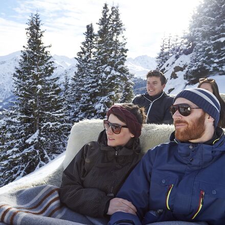 Pferdekutschen_passagiere.jpg | © Arosa Tourismus / Nina Hardegger-Mattli