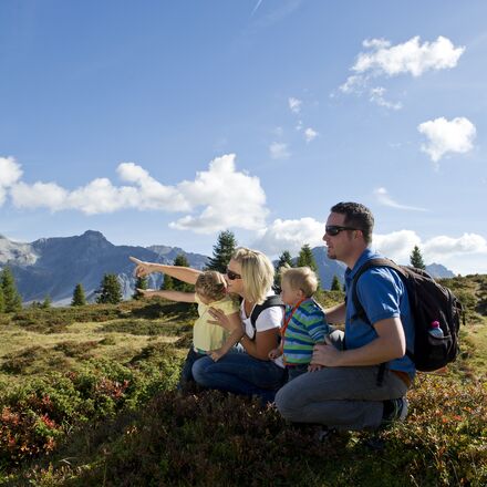 Wandern Familie Roter Tritt | © Nina Mattli Wandern Familie Roter Tritt | © Nina Mattli