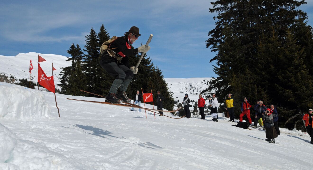Das Nostalgieskifest "Rötelirun" | © Hochwang Tourismus Das Nostalgieskifest "Rötelirun" | © Hochwang Tourismus