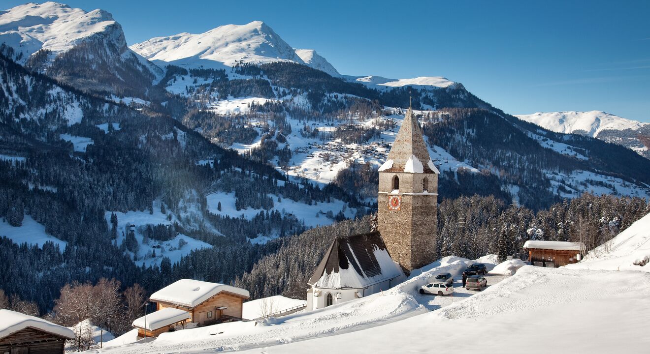 Kirche St. Peter mit mittelalterlichem Kirchturm | © Hochwang Tourismus Kirche St. Peter mit mittelalterlichem Kirchturm | © Hochwang Tourismus