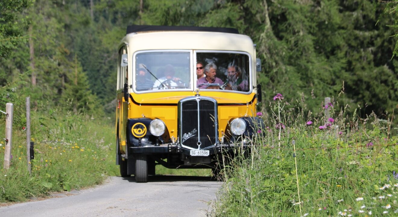 Tschiertschen Postauto | © Nina Mattli Tschiertschen Postauto | © Nina Mattli