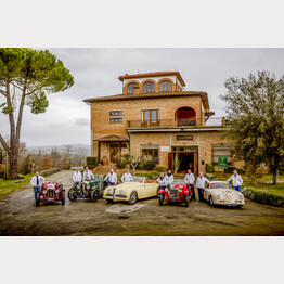 Villa Trasqua_Fahrzeugfeld Lenzerheide Motor Classics.jpg