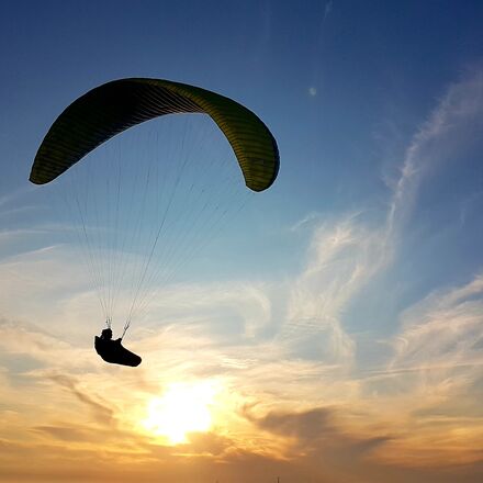 Gleitschirm fliegen | © Astrid Schmid | Pixaby