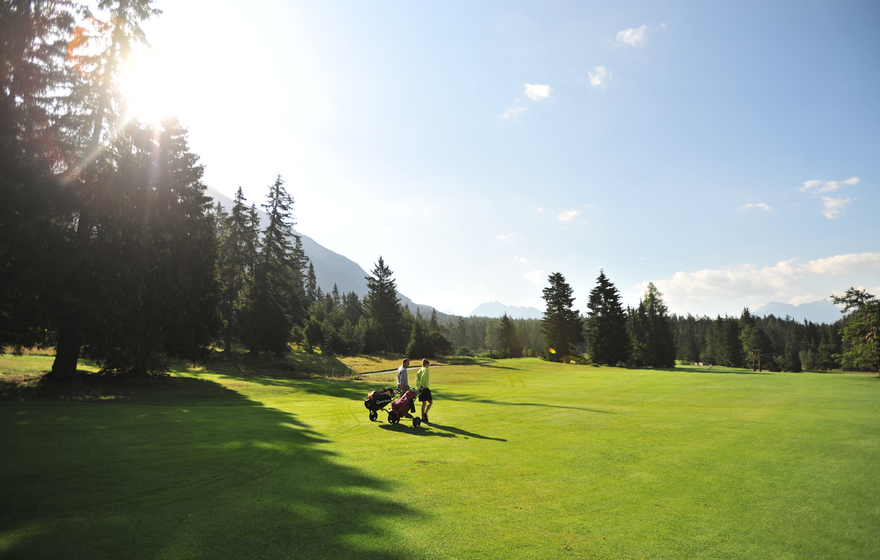 golfplatz-panorama.JPG