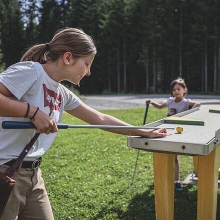 Pit Pat Anlage Lenzerheide | Eine Mischung aus Billard und Minigolf | © Priva Lodge Lenzerheide