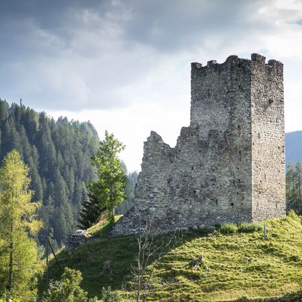 Burg Strassberg in Malix in der Ferienregion Lenzerheide | © Sundroina Pictures/Ferienregion Lenzerheide