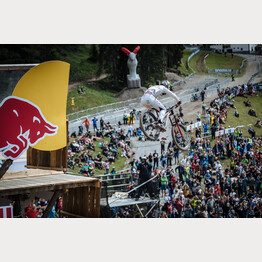 IMG_1915_PIERRON Amaury_DH_Lenzerheide2019_by_Piotr_Staron_Staronphoto_LowRes.jpg