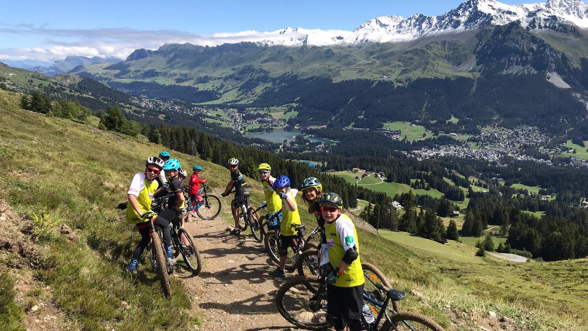 Bikende Kinder in Lenzerheide | © MS Sports AG
