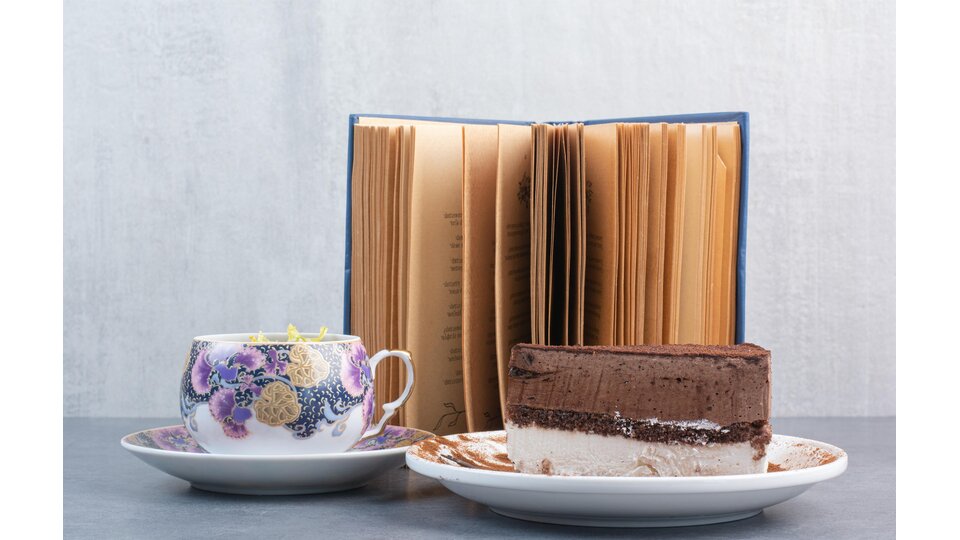 piece-cake-with-aroma-tea-book