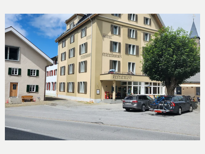 Hotel Stätzerhorn im Sommer